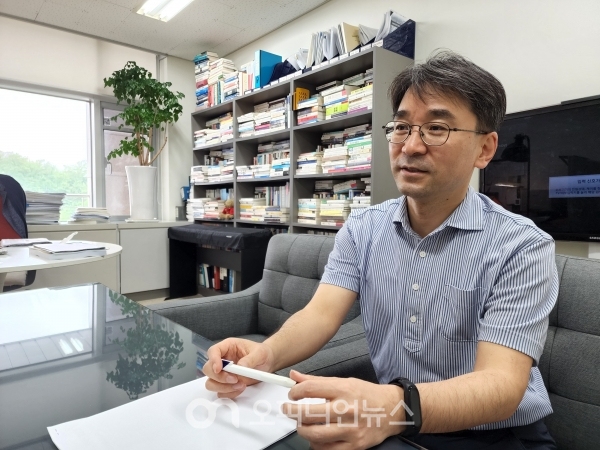 마강래 중앙대 도시계획·부동산학과 교수가 15일 그의 연구실에서 인터뷰를 하고 바카라 카지노. 사진=유태영 기자