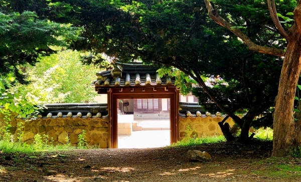 선정릉 재실 옆문. 사진=바카라 에볼루션 칼럼니스트