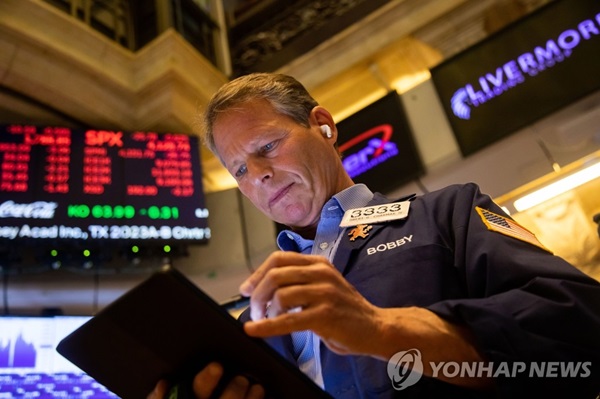 [오늘의 글로벌마켓] 뉴욕증시, 中 보복가상 바카라 맞대응에 '패닉셀'...다우 5.5%↓