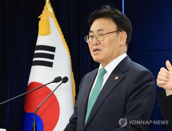 유상임 과학기술정보통신부 장관은 9일 SK텔레콤 해킹 사고 관련 민관합동토토 랜드 결과가 다음 달 말쯤 나올 것이라고 밝혔다. 사진=연합뉴스