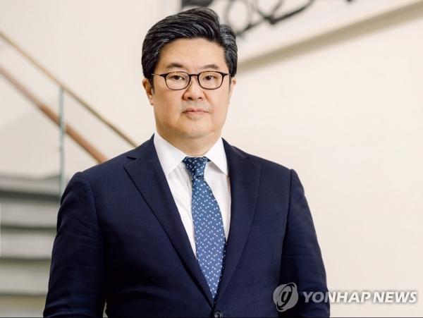 검찰, 김병주 MBK 회장 출국정지…'홈플러스 단기채권 사태' 수사 속도